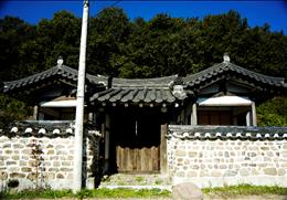 추모재 기타사진