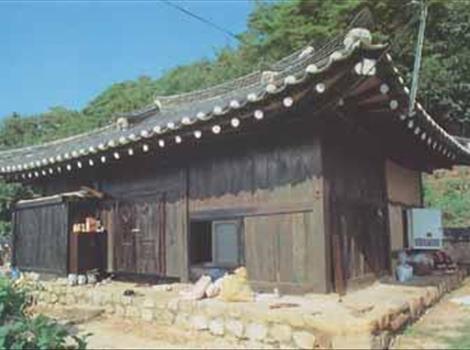 안동 마령동 기와까치구멍집