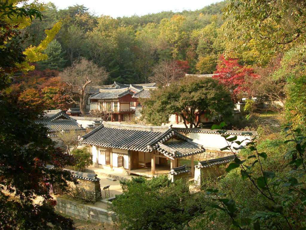 가을이 깊은 도산서원 풍경