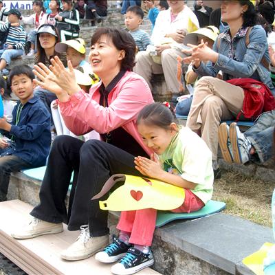 탈춤 주공연장에서... 좋아? 집중! 첫번째 사진